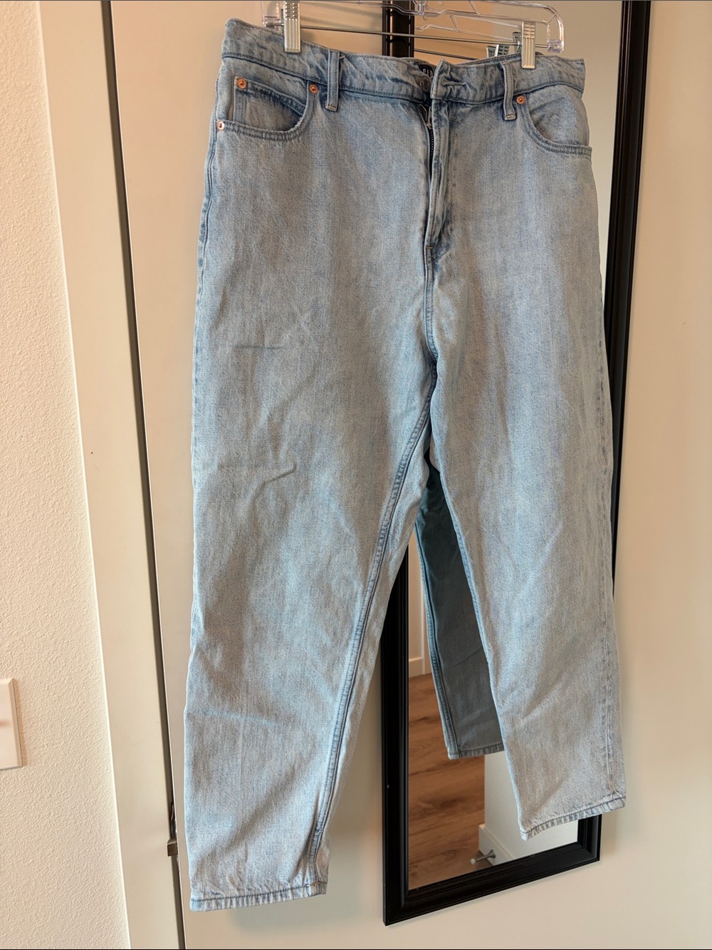 GAP Mom Jean Size 16/33